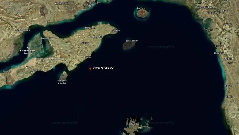 Chinese ship passes through the Strait of Hormuz despite blockade