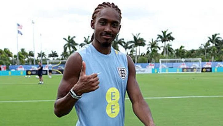England Defender Djed Spence to Wear Protective Mask at World Cup Following Broken Jaw Injury