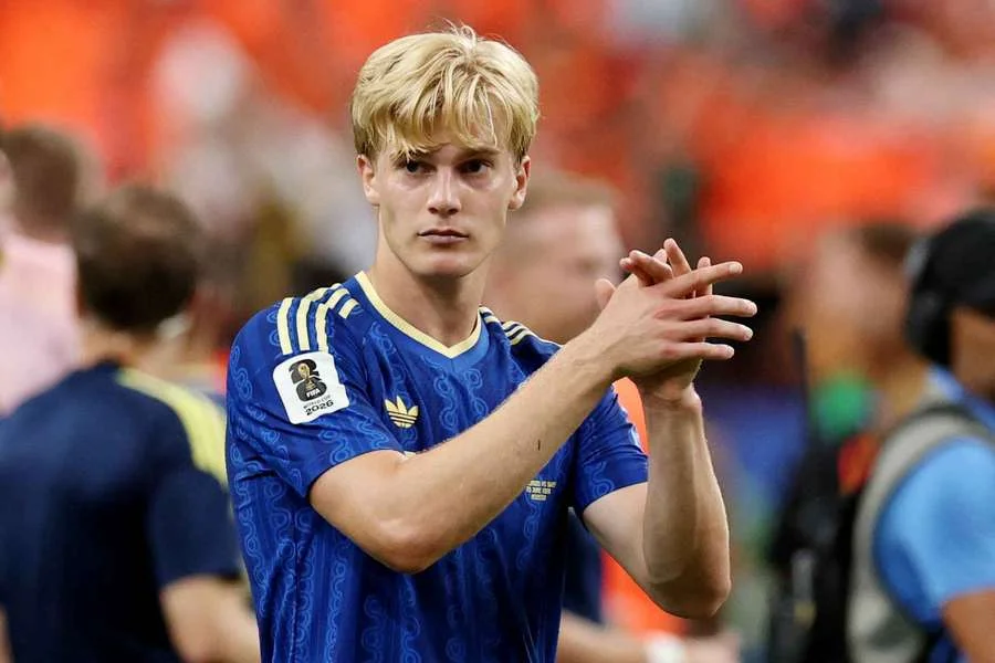 Lucas Bergvall hands Tottenham transfer exit request