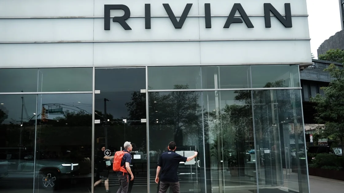 Rivian Sinks 8% Despite Q2 Beat and Raised Guidance; Lucid Falls 6%