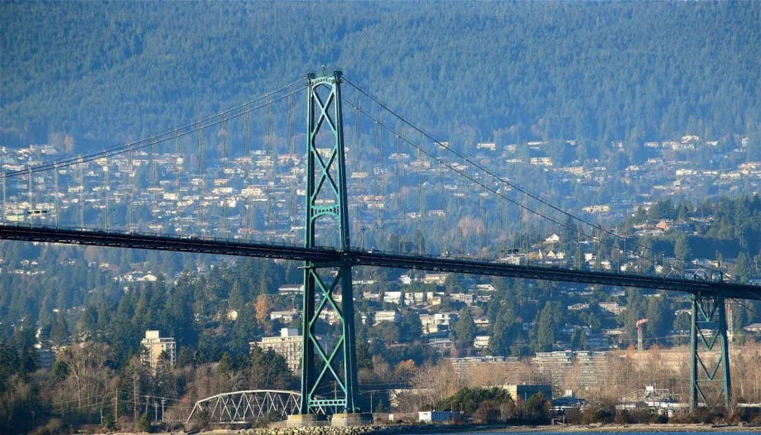 Lions Gate Bridge reopens after police incident causes full closure and major delays in Vancouver
