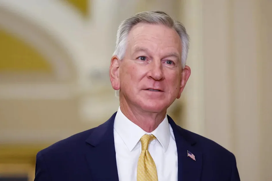 GOP Senator Ahead of Midterms: Furry Airline Pilots Are ‘Terrifying’