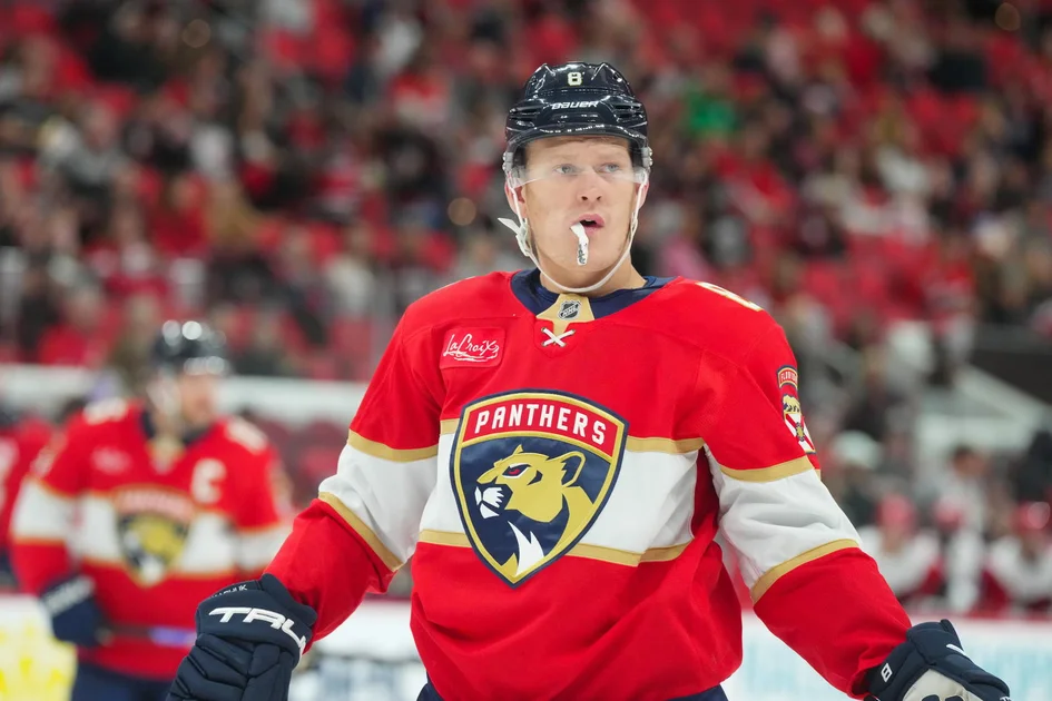 Florida Panthers winger Brady Tkachuk was forced to leave Tuesday's pre-season encounter against the Carolina Hurricanes early, but as of now, it has been deemed a minor, precautionary issue.