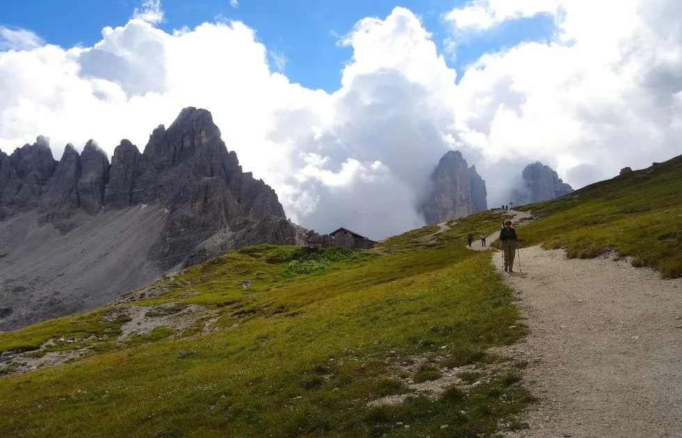 German parents leave kids behind hiking in South Tyrol