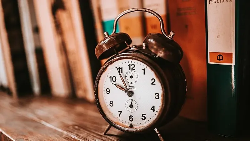 Reminder: Clocks go back tonight as Daylight Saving Time ends!